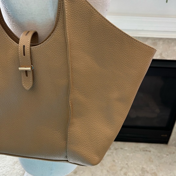 Tote Le Monde  Tan Leather Milan Tote Bag - Picture 5 of 13